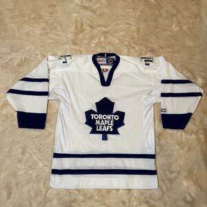 CCM Toronto Maple Leafs Youth Hockey Jersey Size L/XL